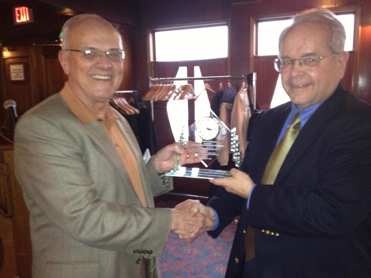 Bob Glenn presents Clayton Award to Bob Wheeler